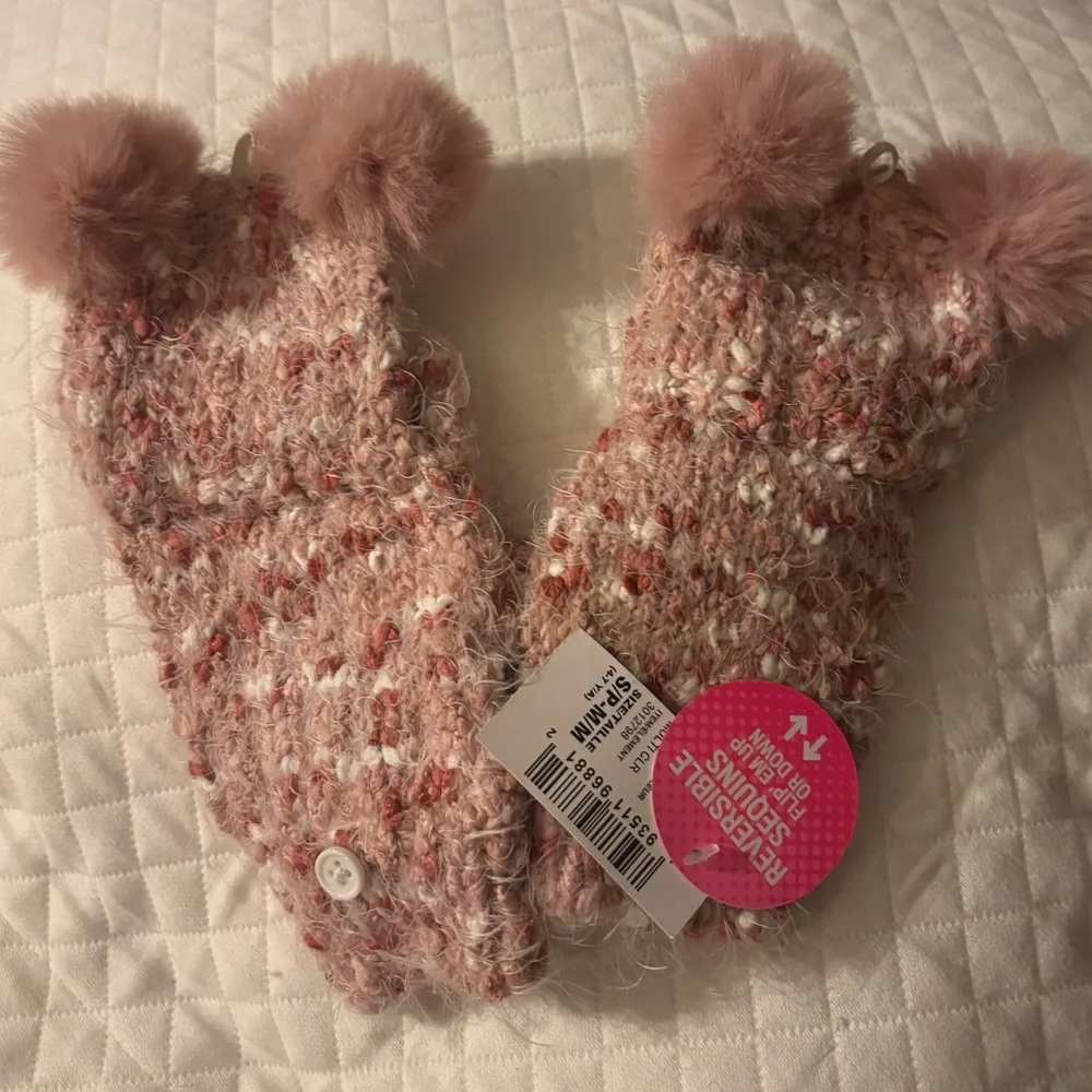 The Children's Place Pink Fuzzy Mittens with Sequin Hearts that reverse to sleep